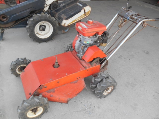 รถตัดหญ้าเดิตาม ROBIN 7แรง พร้อมใช้งาน