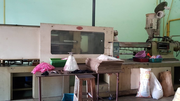 ขายเครื่องฉีดพลาสติก ยี่ห้อ Nissin รุ่น 350II