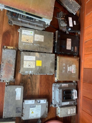 ขายถูก อะไหล่เก่าใหม่ ศูนย์รวมอะไหล่รถเครื่องจักรกลหนักใหม่เก่าทุกรุ่นทุกยี่ห้อพร้อมชุด กล่องไฟฟ้า หน้าจอ ครบวงจร  ต้องการชิ้นส่วนไหนบอกเรา ปลีกส่ง ราคามิตรภาพ  อะไหล่อยู่ ปทุมธานี สามโคก 090-772-3710 090772-3708