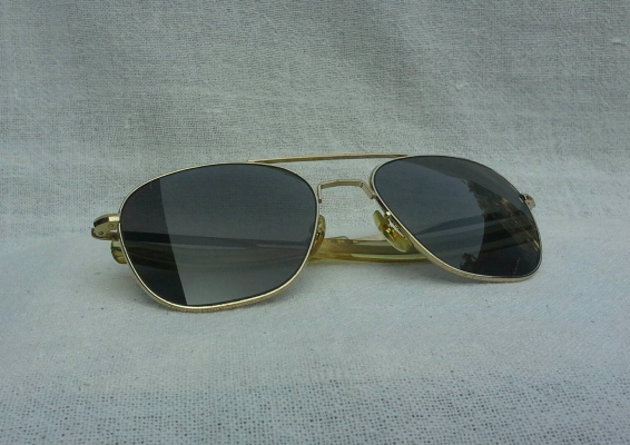 แว่นตาอเมริกันเสืออากาศ 24 K วินเทจยุค '70s หายาก ! ไซซ์มาตรฐาน - ใหญ่ 145 mm โมเดลอมตะมาดเข้ม แว่นตาอเมริกันเสืออากาศ 24 K วินเทจยุค '70s หายาก ! ไซซ์มาตรฐาน - ใหญ่ 145 mm โมเดลอมตะมาดเข้ม