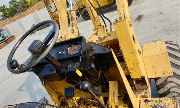 WS500 มิตซู (รถนอก นำเข้า ขายถูก)@185,000บาท.น้ำมันดีเซล ขับเคลือน4ล้อ ตักได้1คิว เอวอ่อน ยกสูง3เมตร สีเดิมๆระบบทำงานดีทุกระบบ  เป็นรถนอกเพื่งนำเข้ามายังไม่เคยใช้งานในไทยเลยปั้มแรงสถาพดีพร้อมใช้งานมีเอกสารอินวอย รถขายตามสภาพ เอกสารอินวอยสนใจคลิ๊ก ☎ 081-98