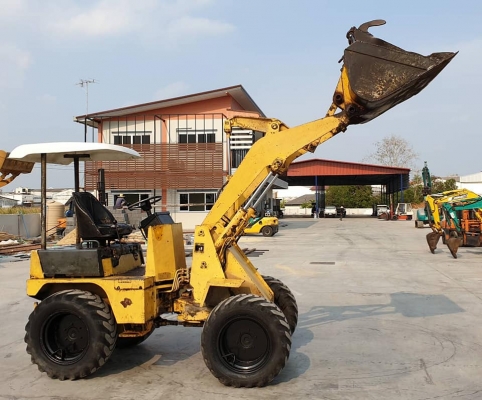 WS500 มิตซู (รถนอก นำเข้า ขายถูก)@185,000บาท.น้ำมันดีเซล ขับเคลือน4ล้อ ตักได้1คิว เอวอ่อน ยกสูง3เมตร สีเดิมๆระบบทำงานดีทุกระบบ  เป็นรถนอกเพื่งนำเข้ามายังไม่เคยใช้งานในไทยเลยปั้มแรงสถาพดีพร้อมใช้งานมีเอกสารอินวอย รถขายตามสภาพ เอกสารอินวอยสนใจคลิ๊ก ☎ 081-98