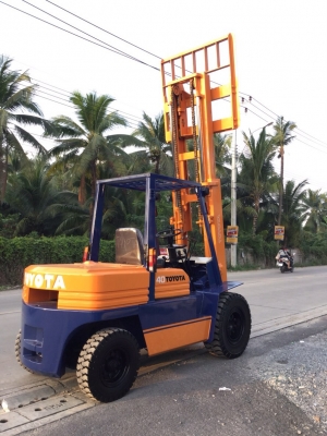 อาร์ ซี เอช โฟรคลิฟท์  ขาย โตโยต้า รุ่น 5 ดีเซล 4 ตัน