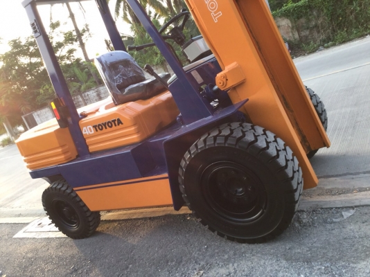 อาร์ ซี เอช โฟรคลิฟท์  ขาย โตโยต้า รุ่น 5 ดีเซล 4 ตัน