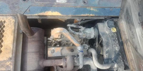 ขายจ้า..KOMATSU PC120-5รถเก่าในสภาพดี ไฟฟ้าตัด แทรคใหญ่ มีลายแย๊ก โทร 089-3818694 จ๊อย