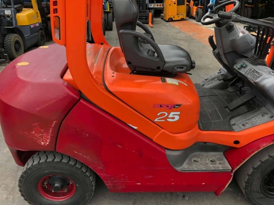 ขายรถโฟล์คลิฟท์สำหรับโหลดเข้าตู้สินค้า พุชพูล ขายรถโฟล์คลิฟท์สำหรับโหลดเข้าตู้สินค้า พุชพูล