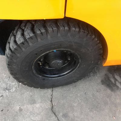 ขายรถโฟล์คลิฟท์ตักยางพารา ขายรถโฟล์คลิฟท์ตักยางพารา