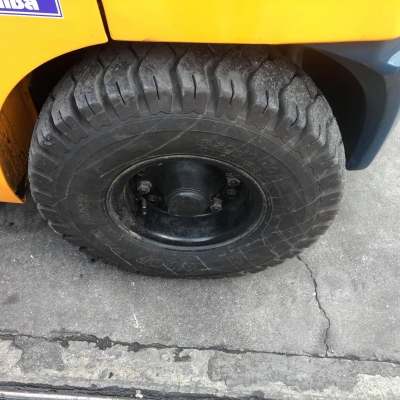 ขายรถโฟล์คลิฟท์ตักยางพารา ขายรถโฟล์คลิฟท์ตักยางพารา