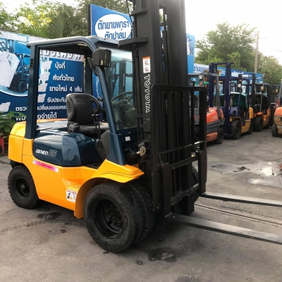 ขายรถโฟล์คลิฟท์ตักยางพารา ขายรถโฟล์คลิฟท์ตักยางพารา