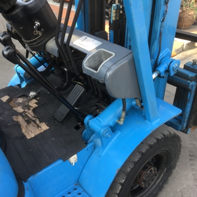 ขายรถโฟล์คลิฟท์ตักยางพารา ขายรถโฟล์คลิฟท์ตักยางพารา