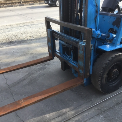 ขายรถโฟล์คลิฟท์ตักยางพารา ขายรถโฟล์คลิฟท์ตักยางพารา