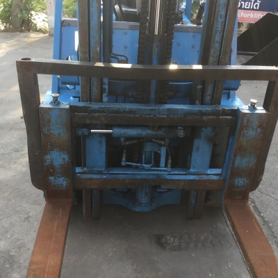 ขายรถโฟล์คลิฟท์ตักยางพารา ขายรถโฟล์คลิฟท์ตักยางพารา