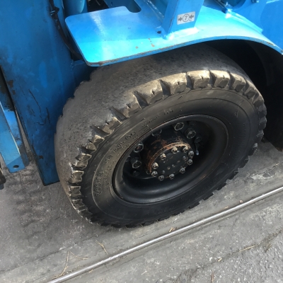 ขายรถโฟล์คลิฟท์ตักยางพารา ขายรถโฟล์คลิฟท์ตักยางพารา