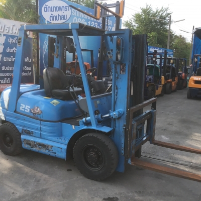 ขายรถโฟล์คลิฟท์ตักยางพารา ขายรถโฟล์คลิฟท์ตักยางพารา