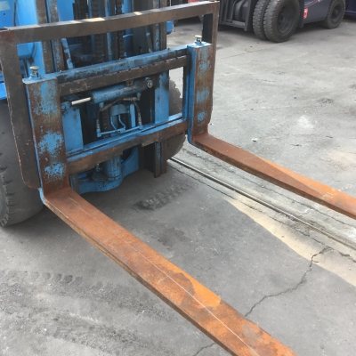 ขายรถโฟล์คลิฟท์ตักยางพารา ขายรถโฟล์คลิฟท์ตักยางพารา