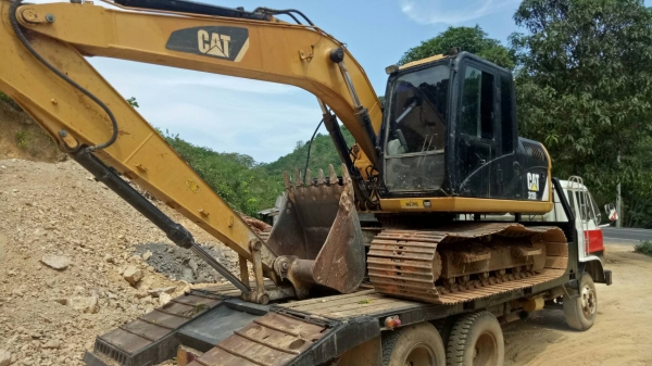 ขายรถแบคโฮ CAT 312 D2 ไมล์ 5700 ชม.ราคา 1500000