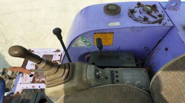 AX22 @175,000บาท (รถนอก นำเข้า ขายถูก) รถแบคโฮ AIRMAN คอลโทลสั้นน้ำมันปั้มนี้ว (เทียบเท่าPC25) รถนอกสถาพดี รถพร้อมใช้ รถเพิ่งนำเข้ามา รถยังไม่เคยใช้งานในไทยเลย เครื่องอีซูซู3สูบ เครื่องดีปั้มเเรง บูมอาร์มสวย ช่างล่างดี รถสวย ไฟฟ้าเต็มเร็วแรง รถไม่โหลดพร้อ