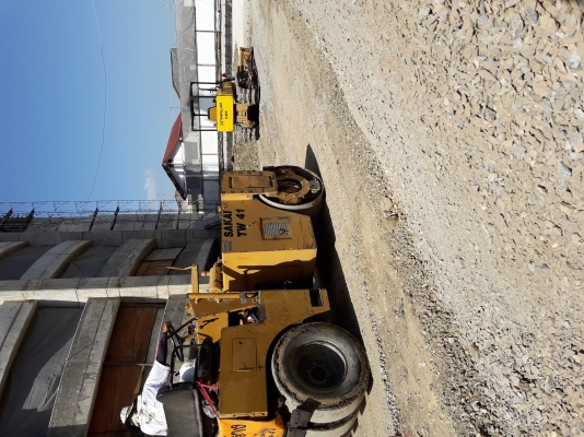 ให้เช่ารถบด10ตัน 4 ตัน ให้เช่ารถเกรดเดอร์  ให้เช่าแม็คโคร pc200  pc120