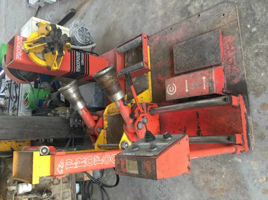 ขายเครื่องถอดยางรถบรรทุก เก่าญี่ปุ่น ไม่ต้องออกแรงงัด ถอดยางใส่ยางขอบไม่เสีย ยางไม่ฉีกขาด ทำงานไว