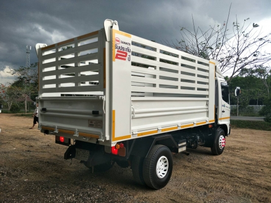 ขายรถบรรทุก 6 ล้อดัมพ์ HINO FC9J 175 แรงม้าปี 2558 ไมล์ 60000 กม. ราคา 1050000 จัดไฟแนนซ์ได้ 1000000