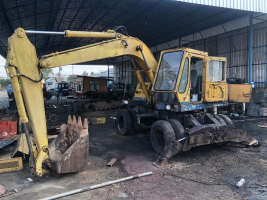 ขายแมคโค ล้อยาง2เพลา KOMATSU PW100-1