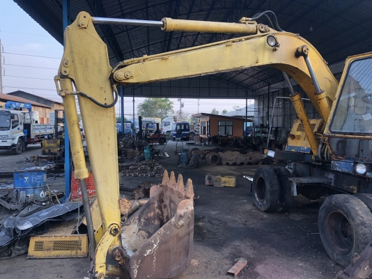 ขายแมคโค ล้อยาง2เพลา KOMATSU PW100-1