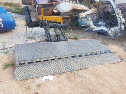 ลิฟต์ท้ายตู้ รถ 6 ล้อ