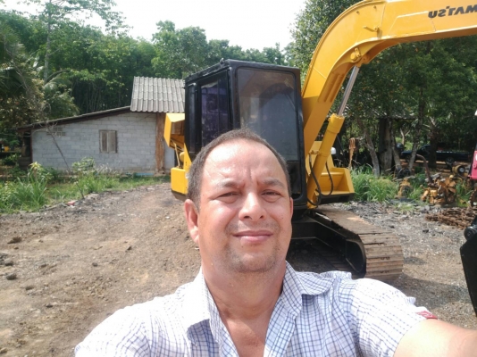 ขายรถแบคโฮ KOMATSU PC60-5 แอร์พร้อม ราคา 450000 ขายรถแบคโฮ KOMATSU PC60-5 แอร์พร้อม ราคา 450000