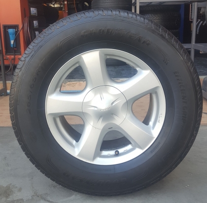 ขายล้อISUZU V Cross17  ยาง265/65/17 ปี17   4 ล้อ
