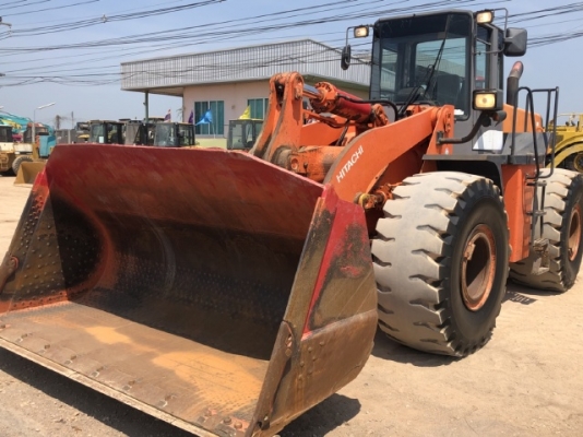 ขายรถตักล้อยาง HITACHI LX230-7 (TCM L40-3) ปี 2005 นำเข้าเองจากญี่ปุ่น สภาพสวยพร้อมใช้ มีVDOการทำงานครับ