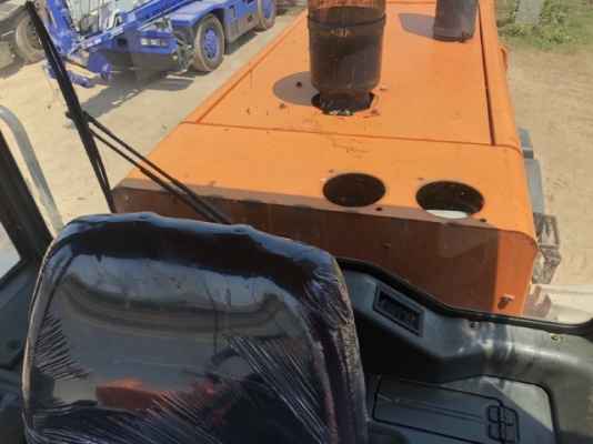 ขายรถตักล้อยาง HITACHI LX230-7 (TCM L40-3) ปี 2005 นำเข้าเองจากญี่ปุ่น สภาพสวยพร้อมใช้ มีVDOการทำงานครับ