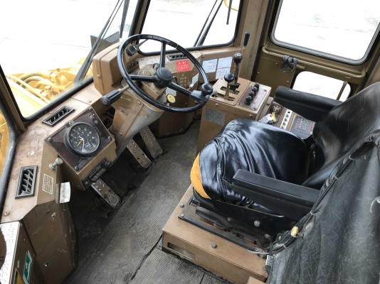 CAT 936E นำเข้าจากญี่ปุ่น รถมาถึงไทยแล้วครับ สภาพดีมาก ๆ ราคาไม่แพงครับ