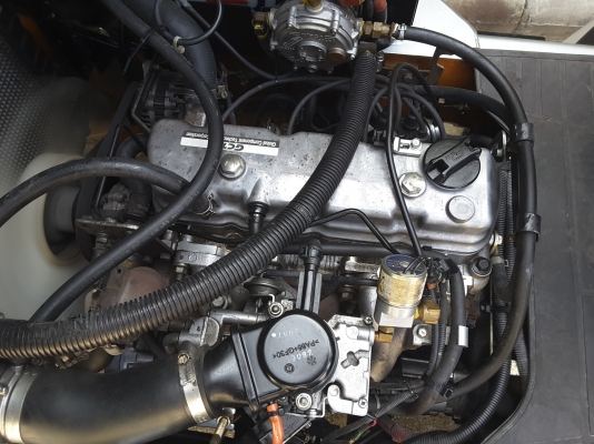 2.5 ตันเสา 3 ตอนยกสูง 4.3 เมตรฟลูฟรีติดตั้งงาเทเกียร์ออโต้เครื่องนิสสันK21  0813535948