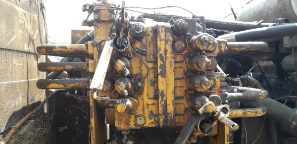 ขายครับอะไหล่ โคมัสสุ PC200-3 มี ปั้มไฮดรอลิก แพรคอนโทน กะบอกอาร์ม ขายครับอะไหล่ โคมัสสุ PC200-3 มี ปั้มไฮดรอลิก แพรคอนโทน กะบอกอาร์ม