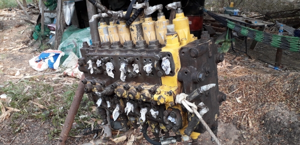 ขายครับอะไหล่แม็กโค โคมัสสุ PC200-6 มี แพรคอนโทน โป๊ะสวิง ล้อนำ