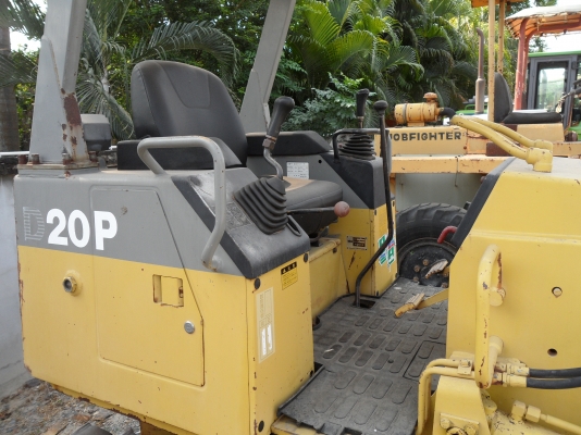 D20P-7 รถดัน KOMATSU  (รถนอก นำเข้า ขายถูก) @595,000บาท เป็นรถนอกเพื่งนำเข้ามายังไม่เคยใช้งานในไทย  ปั้มแรงสถาพดีพร้อมใช้งาน รถขายตามสภาพ เอกสารอินวอยสนใจคลิ๊ก ☎ 081-989-1989 หรั่งครับ
