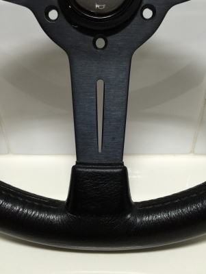 ขายพวงมาลัยแต่ง MOMO ติดรถยนต์ HONDA รุ่น CIVIC 3D