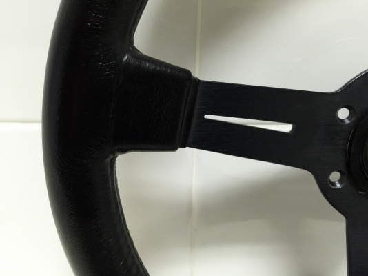 ขายพวงมาลัยแต่ง MOMO ติดรถยนต์ HONDA รุ่น CIVIC 3D