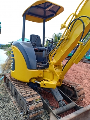 ขายจ้า..KOMATSU PC30MR-2 เก่านอกแท้  มีลายแย๊ก ปลายยาวพิเศษ ใช้งานมาน้อย โทร 089-3818694จ๊อย