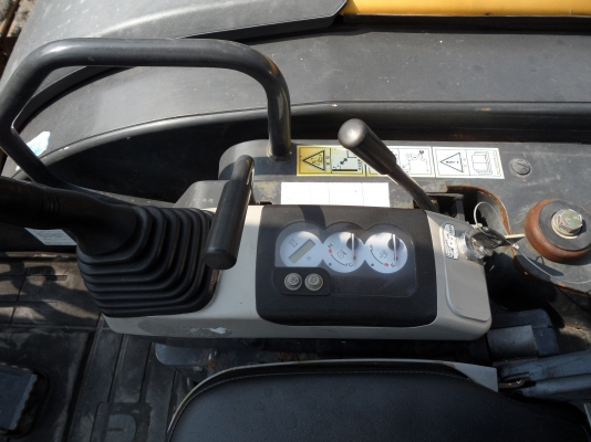 PC40MR-2  KOMATSU (รถนอก นำเข้า ขายถูก) @675,000บาท เป็นรถนอกเพื่งนำเข้ามายังไม่เคยใช้งานในไทย ปั้มแรงสถาพดีพร้อมใช้งาน รถขายตามสภาพ เอกสารอินวอยสนใจคลิ๊ก ☎ 081-989-1989 หรั่งครับ