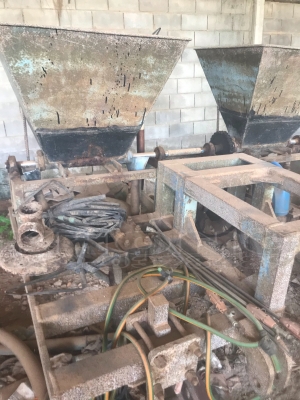 ขายด่วน อุปกรณ์ทำไร่  ใส่รถไถ ford มีริฟเปอร์ ใส่ปุ่ย ริฟเปอรชักร่อง ระเบิดดิน หัวหมู งาตักอ้อยมีหลายรายการ  ขายราคาคุยกันได้คับ