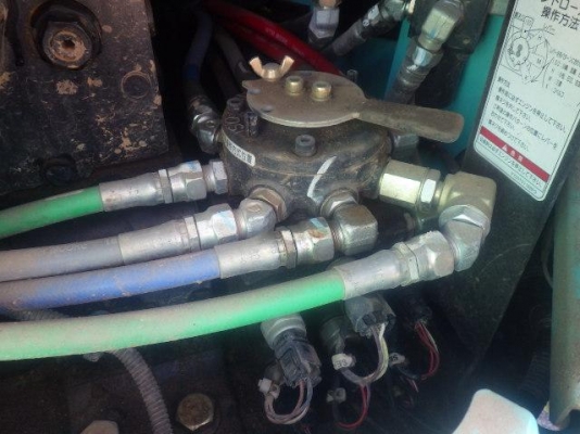 ขายรถขุดนำเข้าจากประเทศญี่ปุ่น kobelco sk135yy05 รุ่น8 สนใจติดต่อสอบถาม 0923309229 อีด