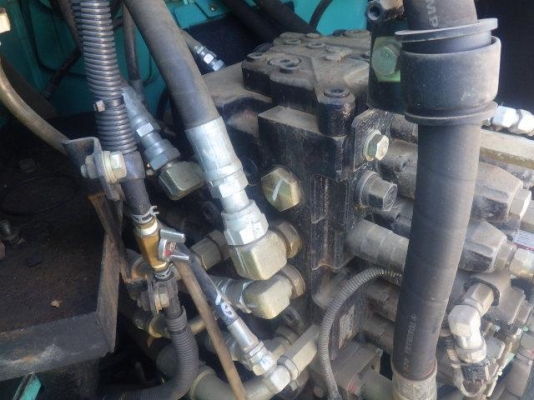 ขายรถขุดนำเข้าจากประเทศญี่ปุ่น kobelco sk135yy05 รุ่น8 สนใจติดต่อสอบถาม 0923309229 อีด