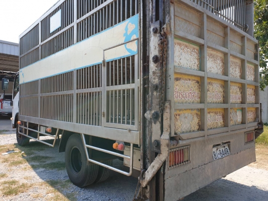 กรงหมู 2 ชั้น ยาว 5.1 ม. กว้าง 2.3 ม. สูง 2.2 ม. คัสซี 85 ซม. โทร 081-4252943