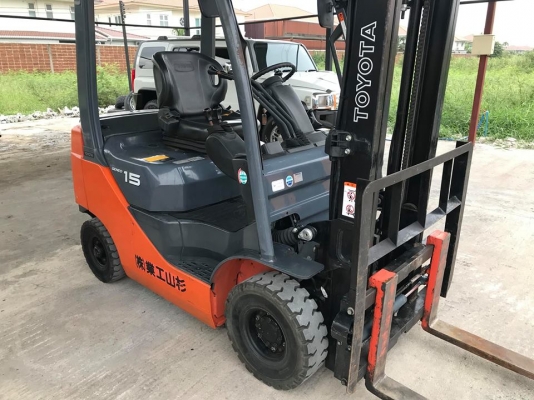 ขายถูกมาก Toyota 8FG15 รุ่นใหม่ รถนำเข้าจากญี่ปุ่น ไม่เคยใช้งานในไทย ยก1.5ตัน เสา3เมตร เครื่องยนตร์เบนซิล เกียร์ธรรมดา