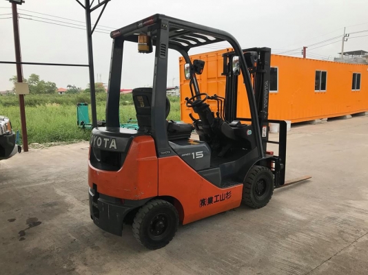 ขายถูกมาก Toyota 8FG15 รุ่นใหม่ รถนำเข้าจากญี่ปุ่น ไม่เคยใช้งานในไทย ยก1.5ตัน เสา3เมตร เครื่องยนตร์เบนซิล เกียร์ธรรมดา