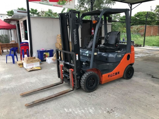 ขายถูกมาก Toyota 8FG15 รุ่นใหม่ รถนำเข้าจากญี่ปุ่น ไม่เคยใช้งานในไทย ยก1.5ตัน เสา3เมตร เครื่องยนตร์เบนซิล เกียร์ธรรมดา