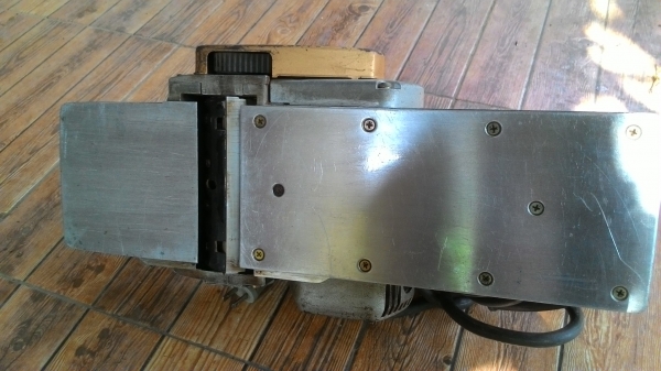 กบไฟฟ้า MAKITA 1804 N (Mแดง) สภาพสวยๆเลย กบไฟฟ้า MAKITA 1804 N (Mแดง) สภาพสวยๆเลย