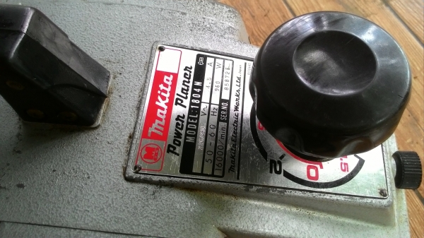 กบไฟฟ้า MAKITA 1804 N (Mแดง) สภาพสวยๆเลย