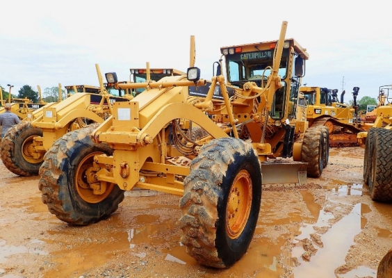 MOTOR GRADER  CATERPILLAR 140H S/N: 2ZK05XXX    YEAR: 2000  มือสองนำเข้าจากอเมริการ สภาพสวย พร้อมใช้งาน กำลังลงเรือเดินทางมาถึงเร็วๆ นี้ค่ะ สนใจวางมัดจำไว้ก่อนได้นะคะ